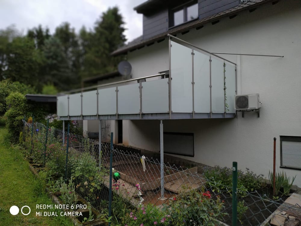 Balkon mit Glasgeländer – Referenz 29 – AN Metallbau GmbH