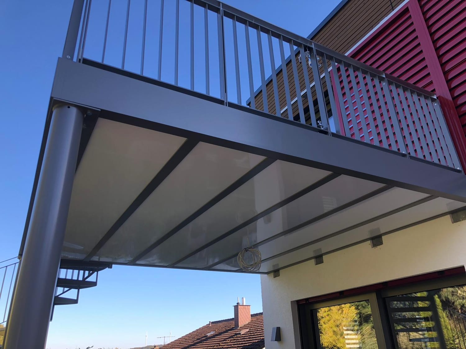 Balkon mit Glasgeländer – Referenz 35 – AN Metallbau GmbH