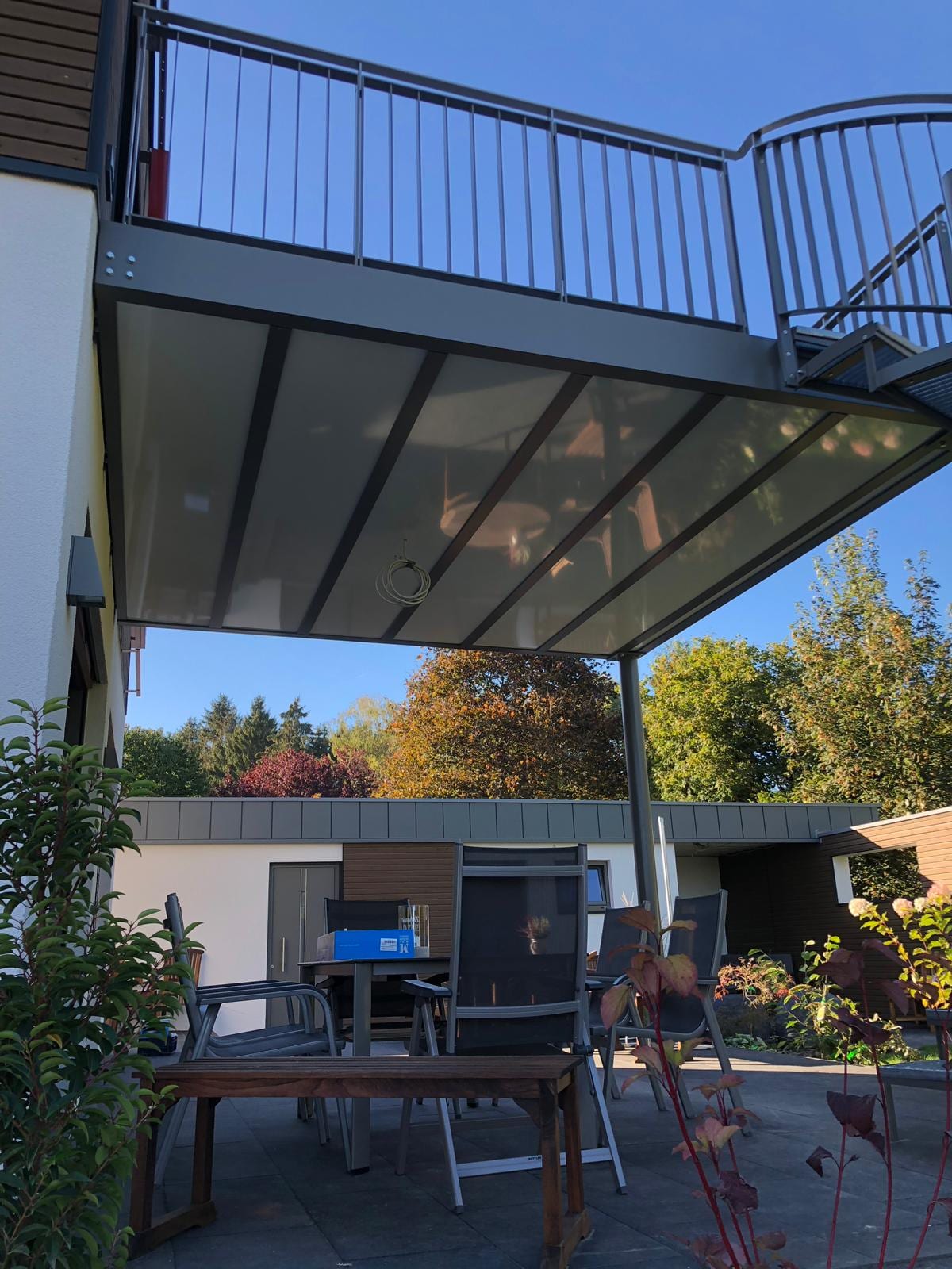 Balkon mit Glasgeländer – Referenz 38 – AN Metallbau GmbH